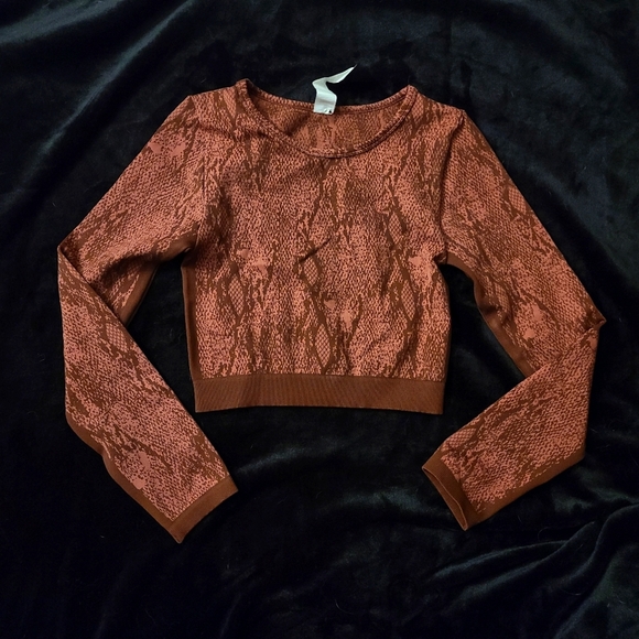 Fabletics snake print top - Picture 1 of 3